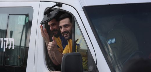 Gaza: Deutsch-israelische Zwillinge Gali und Ziv Berman nach Freilassung wieder vereint