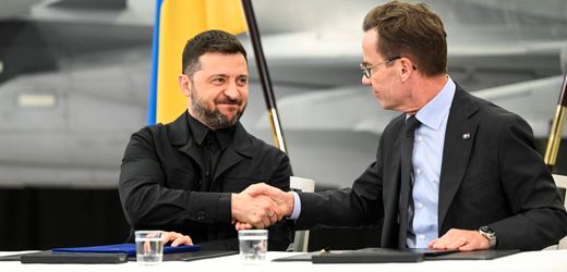 Ukraine will mindestens 100 Kampfjets aus Schweden kaufen – Selenskyj in Skandinavien