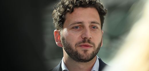 Grünenchef Felix Banaszak sieht »Angsträume«