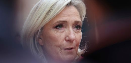 Frankreich: Marine Le Pen ist die Frau, die am meisten von der Regierungskrise profitiert