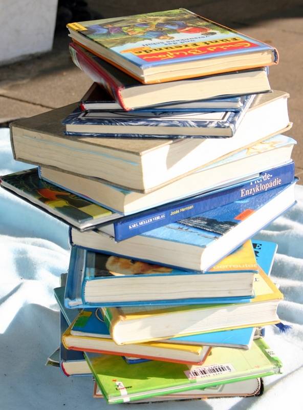 Platz schaffen für Neues: Brüggener Gemeindebücherei verkauft Bücher