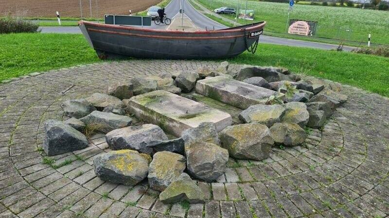 Bei Griethausen: Kradfahrer bei Unfall in Kreisverkehr in Kleve verletzt