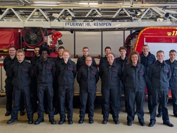 Feuerwehren in Tönisvorst und Kempen: Auf dem Weg zum Truppmann und zur Truppfrau
