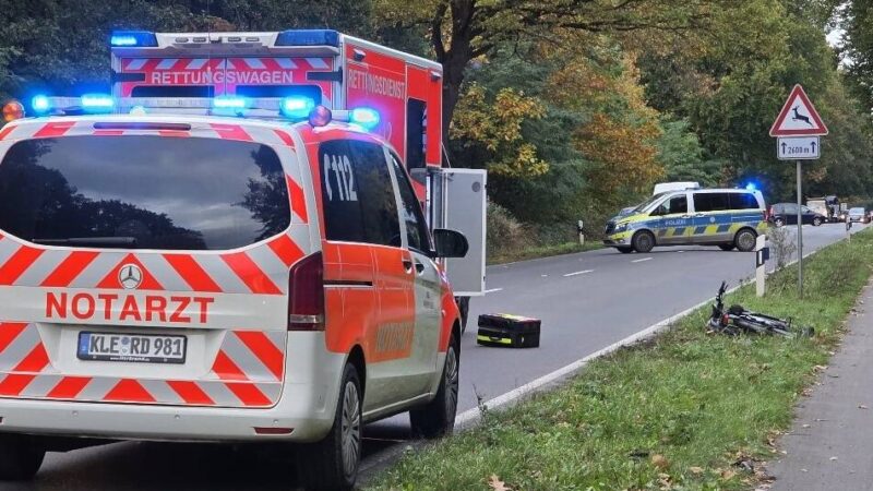Rettungswagen fuhr zur Spezialklinik: Schwerer Verkehrsunfall auf der B504 bei Kranenburg