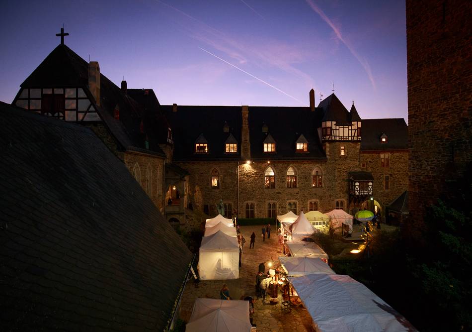 Veranstaltung auf Schloss Burg: „Basar der Kunsthandwerker“ in historischem Ambiente