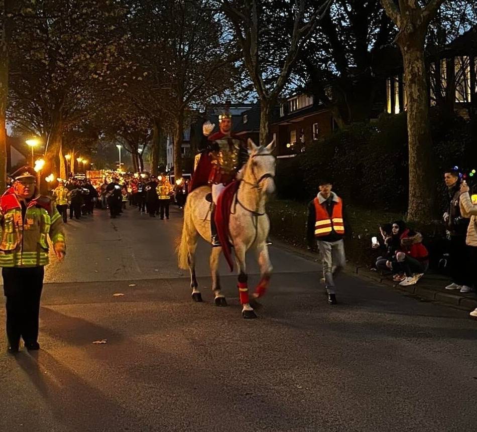 Feuerwehr darf in Süchteln mitziehen: Martinsvereine einigen sich mit der Stadt