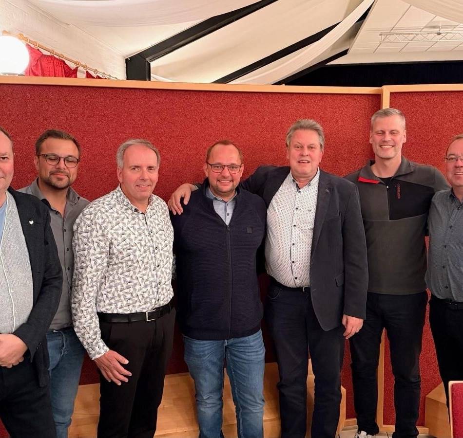 Neuwahlen der Klever Narren: Stabwechsel bei den Brejpott-Quakern – Helmut Vehreschild übergibt an Mario Coumans