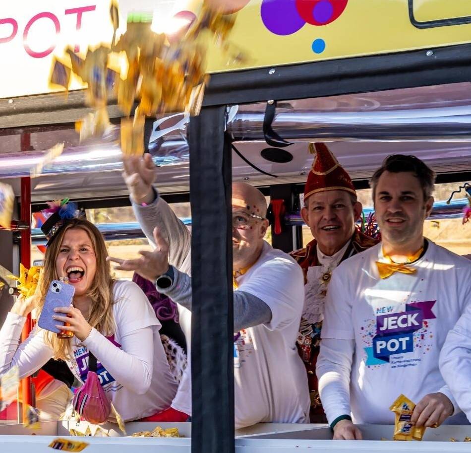 Süßes für die Züge in Viersen: NEW verschenkt Wurfmaterial an Karnevalsgruppen