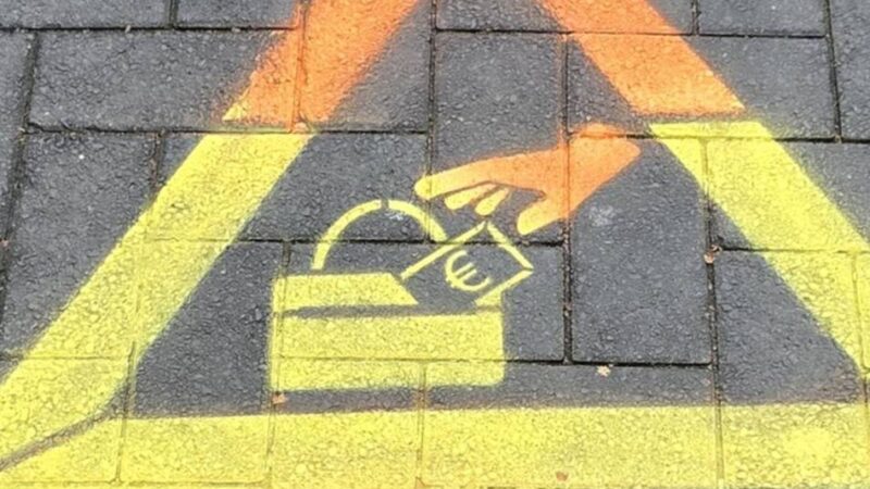 Aktion in Hilden: Polizei warnt vor Taschendieben