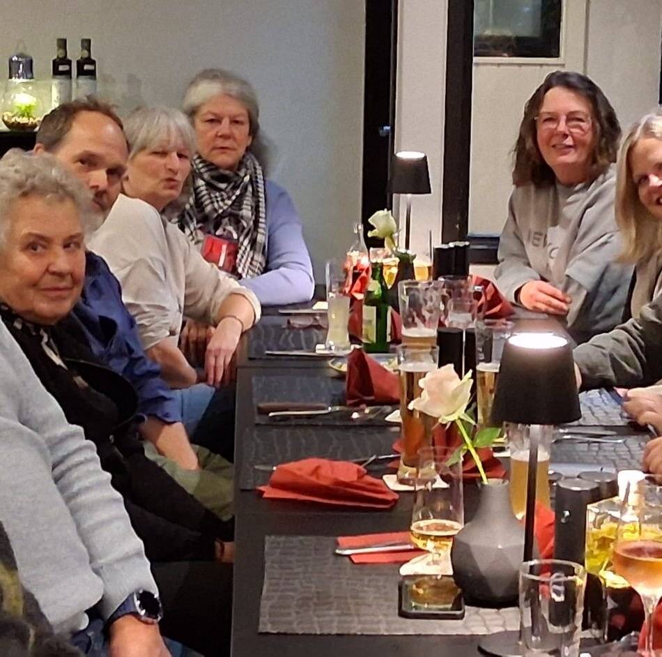 Schule in Radevormwald: Ehemalige Viertklässler von der Blumenstraße trafen sich
