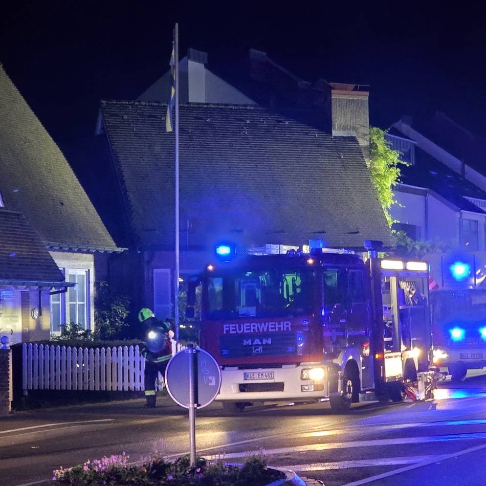 Emmerich: Feuer in einem leer stehenden Haus – Polizei vermutet Brandstiftung