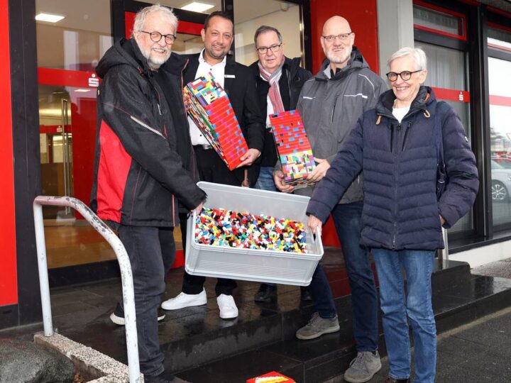 Projekt in Moers: Bunte Baustein-Rampen für Repelen