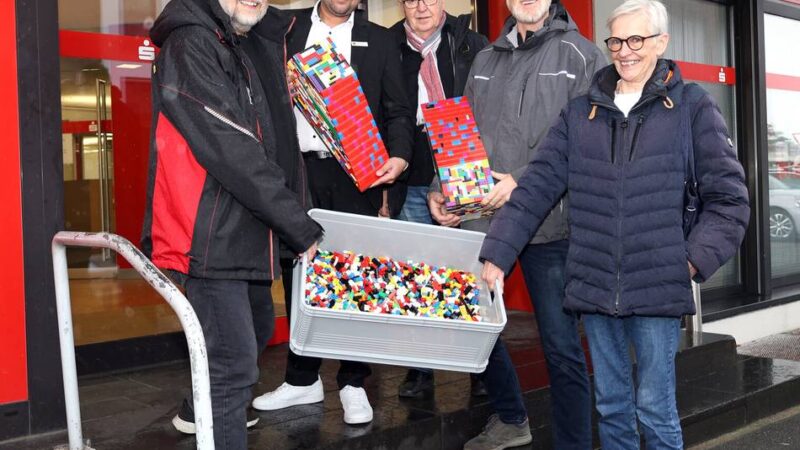 Projekt in Moers: Bunte Baustein-Rampen für Repelen