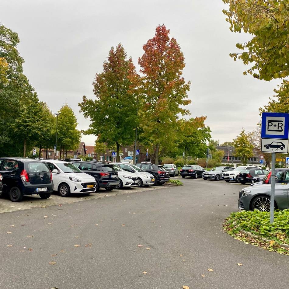 Parkplätze in Düsseldorf: Pilotprojekt – Verwaltung digitalisiert P+R-Parkplatz in Wittlaer