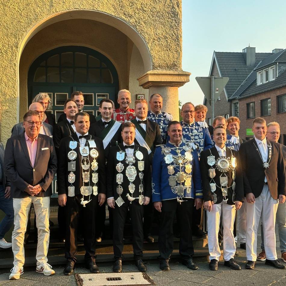 Mönchengladbacher Tradition: Empfang der neuen Schützenkönige im Rathaus Neuwerk wieder vollzählig