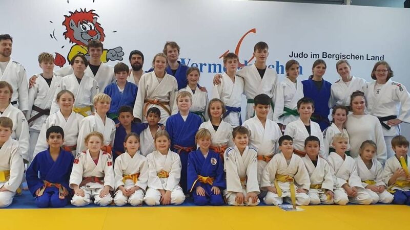 Kampfsport in Wermelskirchen: Erfolgreiche Gürtelprüfung beim JC Wermelskirchen