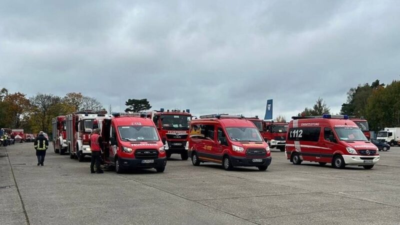 Über 100 Kräfte im Einsatz: Bezirksbereitschaft der Feuerwehr übte Großeinsatz in Weeze