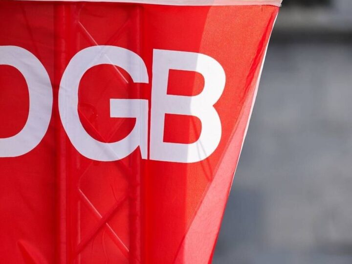 Podiumsdiskussion in Krefeld: Debatte zur Zukunft des Acht-Stunden-Arbeitstags