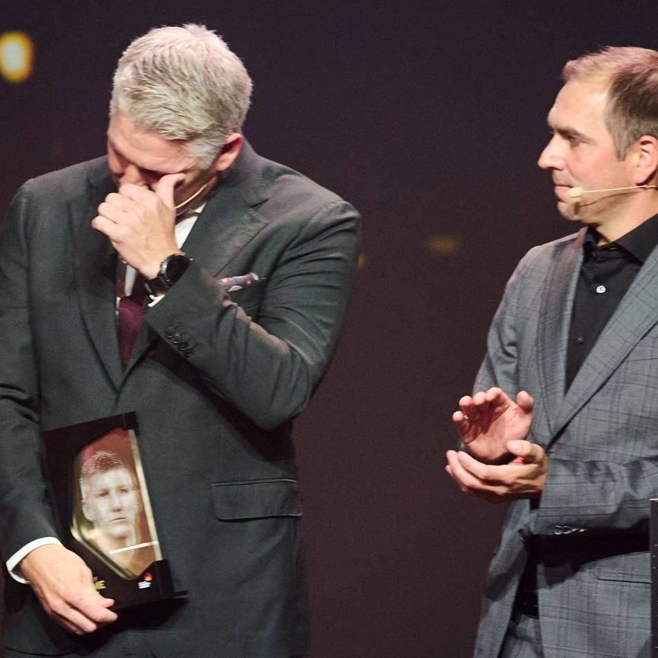 Schweinsteiger weint: Sechs Fußball-Idole werden in Dortmund in die Hall of Fame aufgenommen