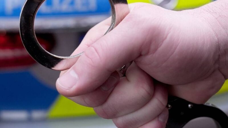 Kriminalität in Viersen: Unfall im gestohlenen Auto unter Drogen