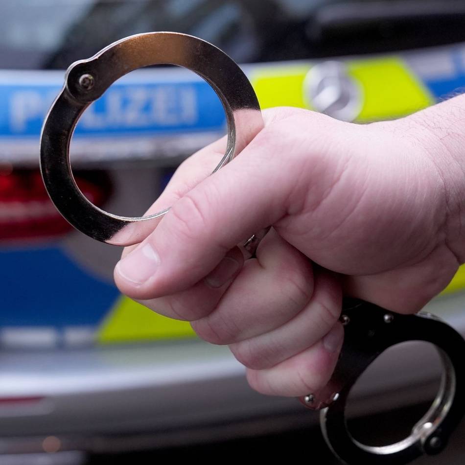 Kriminalität in Viersen: Unfall im gestohlenen Auto unter Drogen