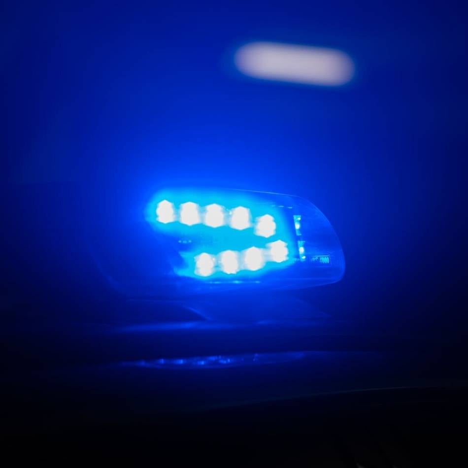 Polizei sucht Zeugen: Einbrecher stehlen Tresor aus Vereinsheim in Birten