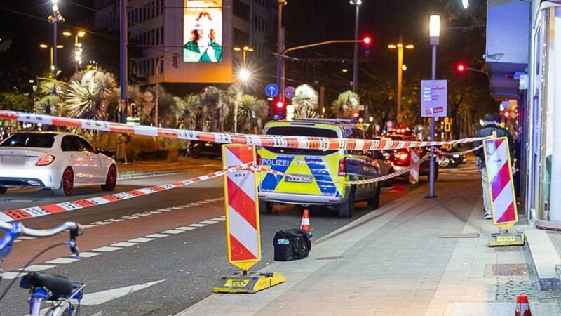 Alle Beteiligten flüchten: Schuss bei Schlägerei in Düsseldorf abgegeben – Zeugen gesucht
