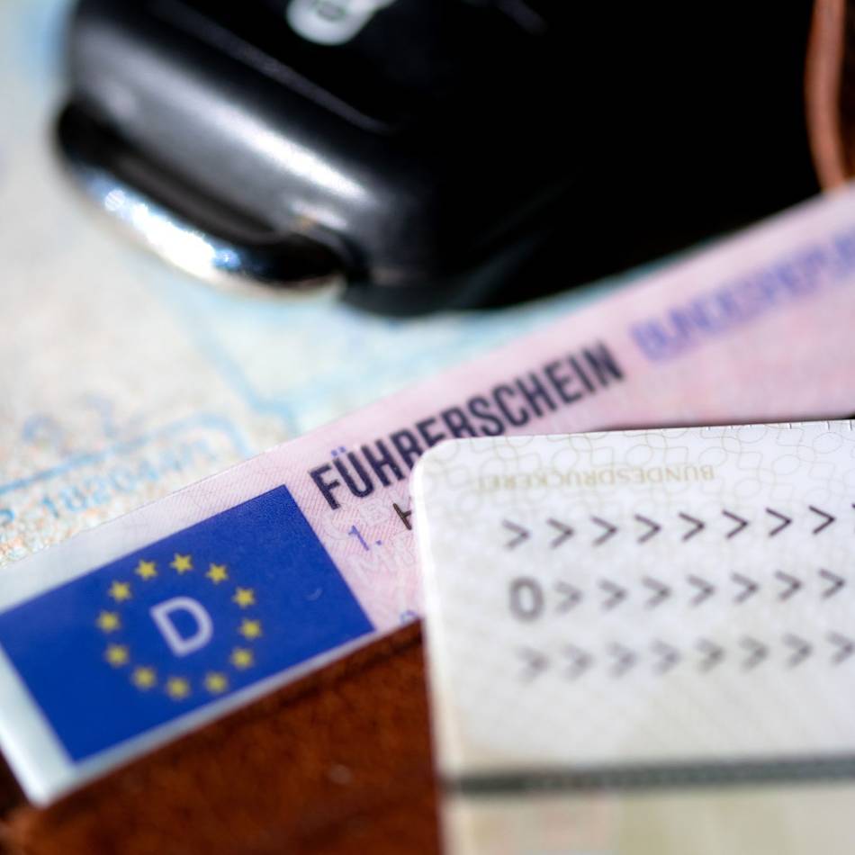 Anmeldungen möglich: Sparkasse Neuss unterstützt Menschen auf dem Weg zum Führerschein