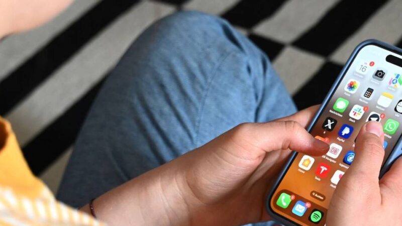 Jugendliche belastet TikTok, Instagram und Co.: Neusser Psychologen warnen vor Gefahren von sozialen Medien