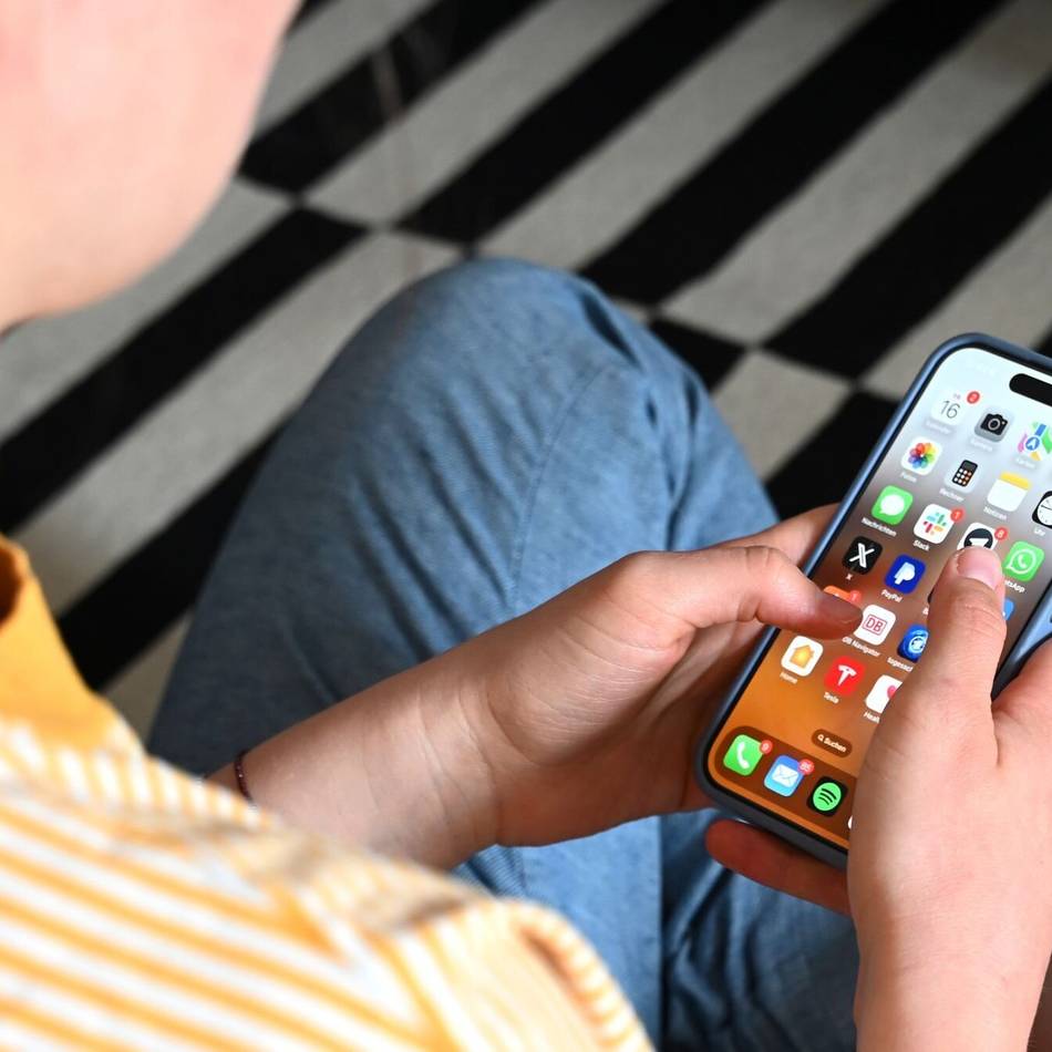 Jugendliche belastet TikTok, Instagram und Co.: Neusser Psychologen warnen vor Gefahren von sozialen Medien