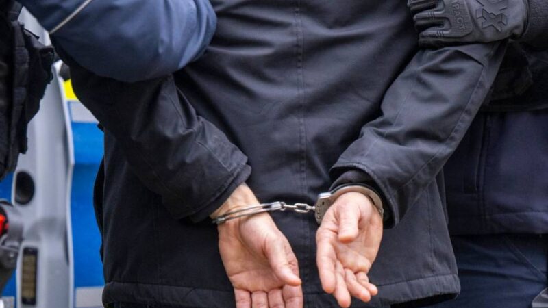 An Parkscheinautomat in Dinslaken: 47-Jähriger nach Raubdelikt festgenommen