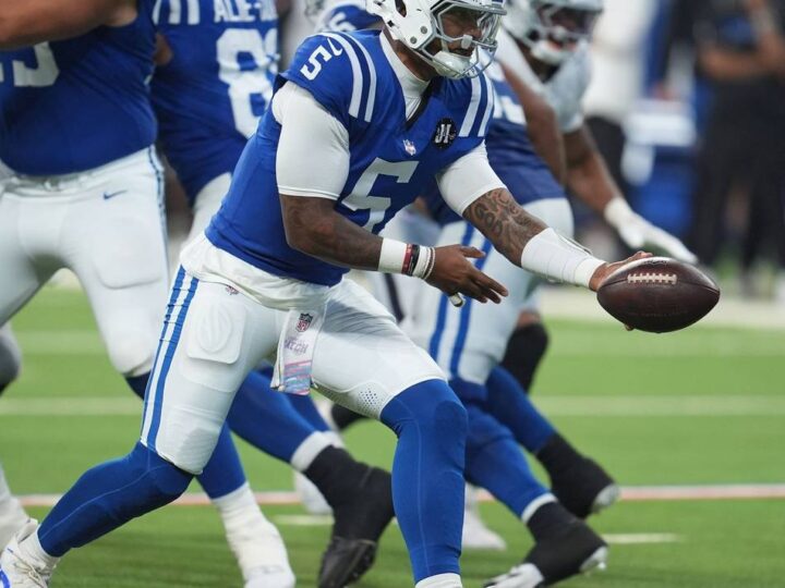 „Seltsames Gefühl in der Kabine“: Beim Aufwärmen: NFL-Profis mit Gehirnerschütterung und Augenhöhlenbruch – was war da los?