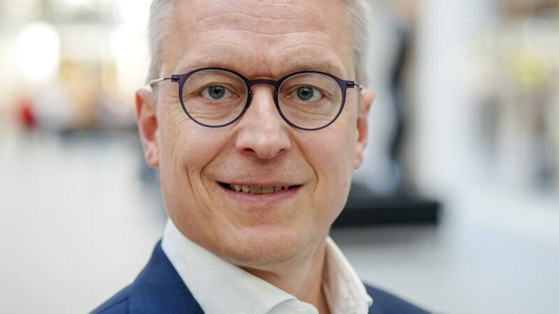 Preisverleihung der CDU in Krefeld: Niederrhein-Eule für Digitalminister Karsten Wildberger