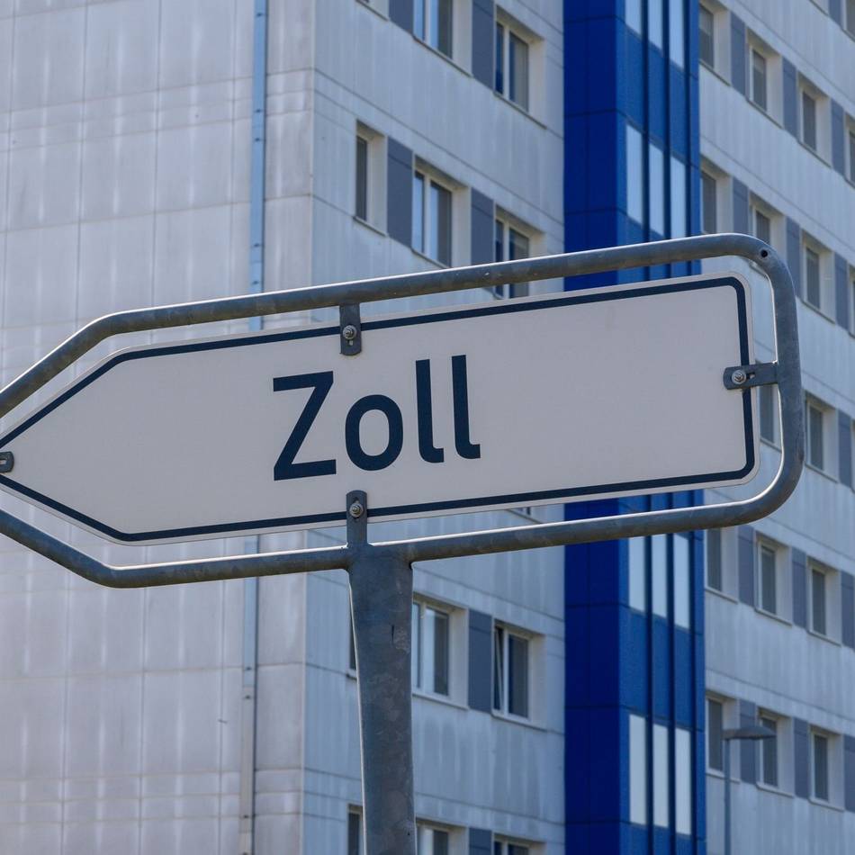 Illegaler Aufenthalt: Zoll prüft Logistikfirma in Duisburg – Arbeiter versuchen zu fliehen