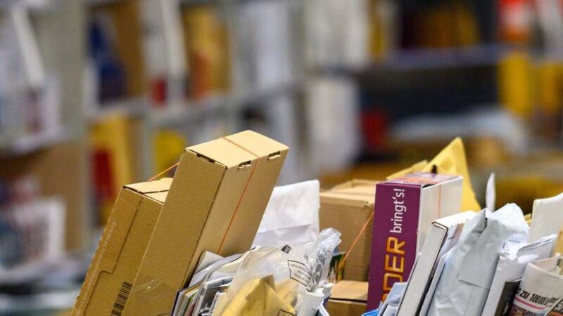 Abschied vom Briefträger in Meerbusch: Ärger über lange Wartezeiten nach Post-Umstellung