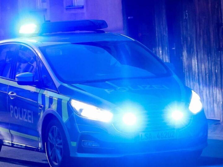 Polizei sucht Zeugen: Unfall mit E-Scooter in Moers – 14-Jähriger verletzt