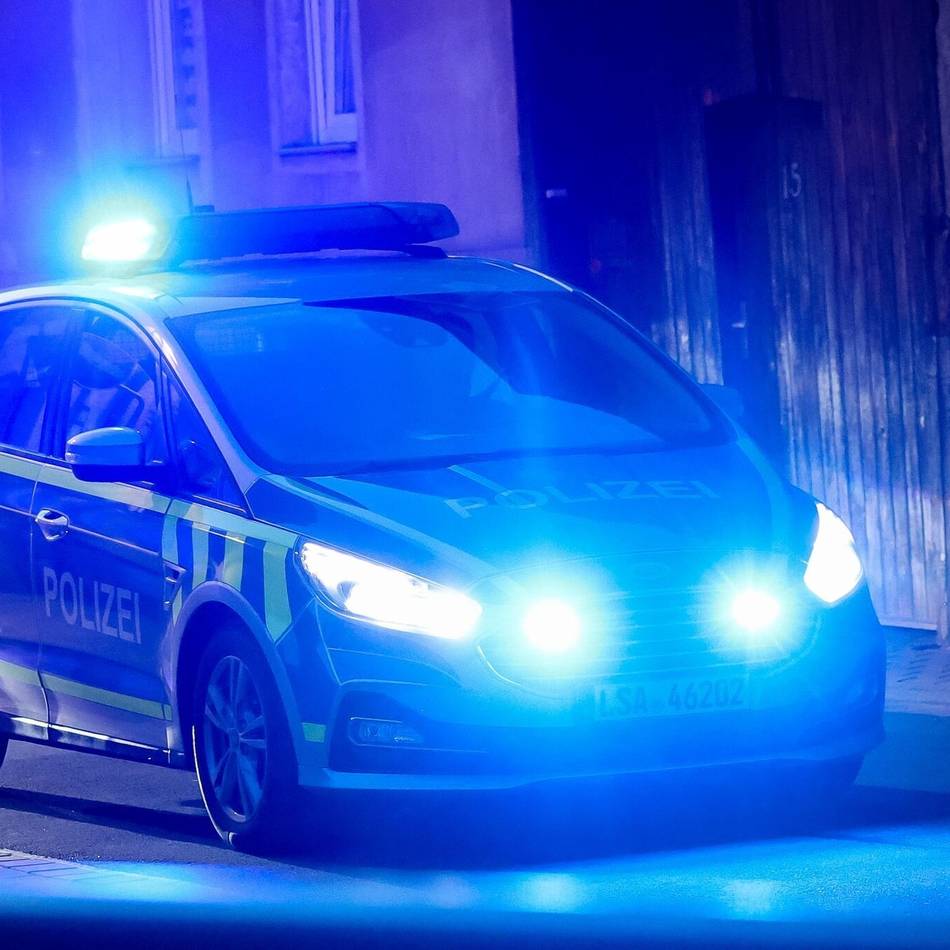 Polizei sucht Zeugen: Unfall mit E-Scooter in Moers – 14-Jähriger verletzt