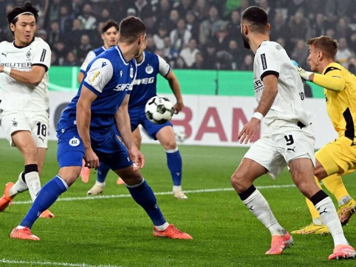 3:1 gegen den Karlsruher SC: Machino, Elvedi und Tabakovic lassen Gladbach jubeln