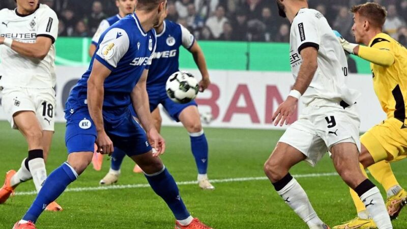 3:1 gegen den Karlsruher SC: Machino, Elvedi und Tabakovic lassen Gladbach jubeln