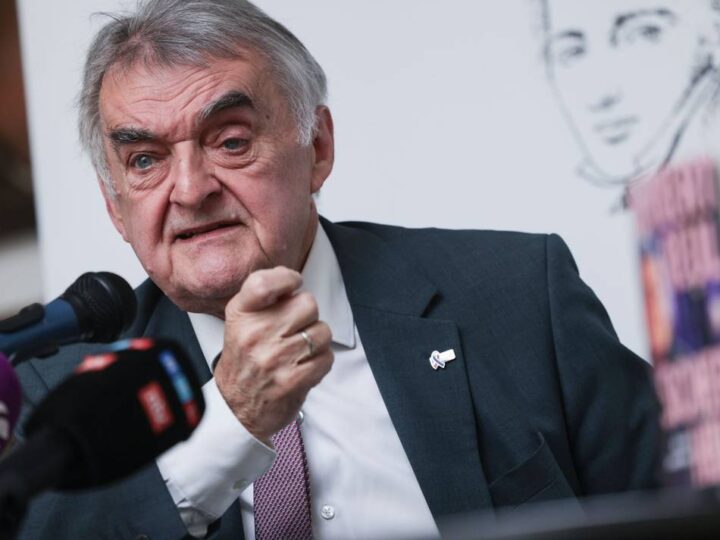 Buchvorstellung von NRW-Innenminister Reul: „Ich möchte, dass die Bürger der Politik wieder vertrauen“