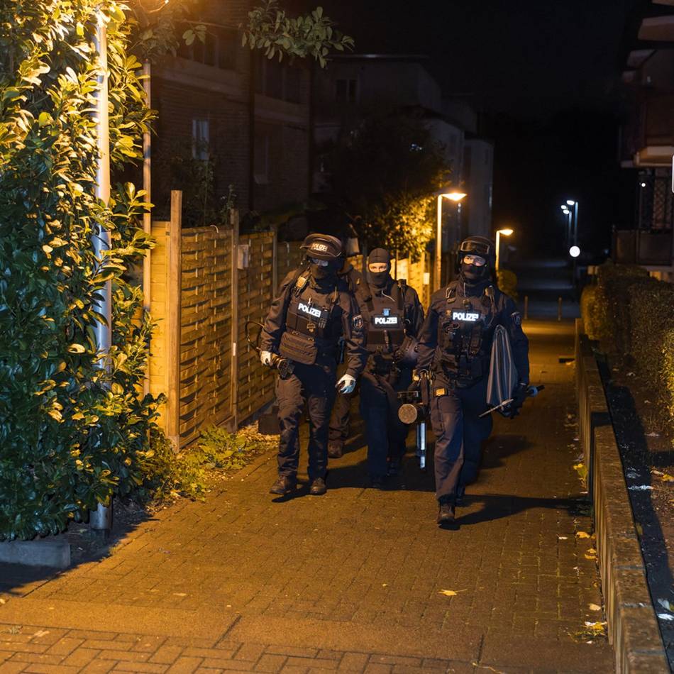 Einsätze in Dormagen, Düsseldorf und Köln: Großaktion der Polizei gegen Telefonbetrüger-Bande – mehrere Festnahmen