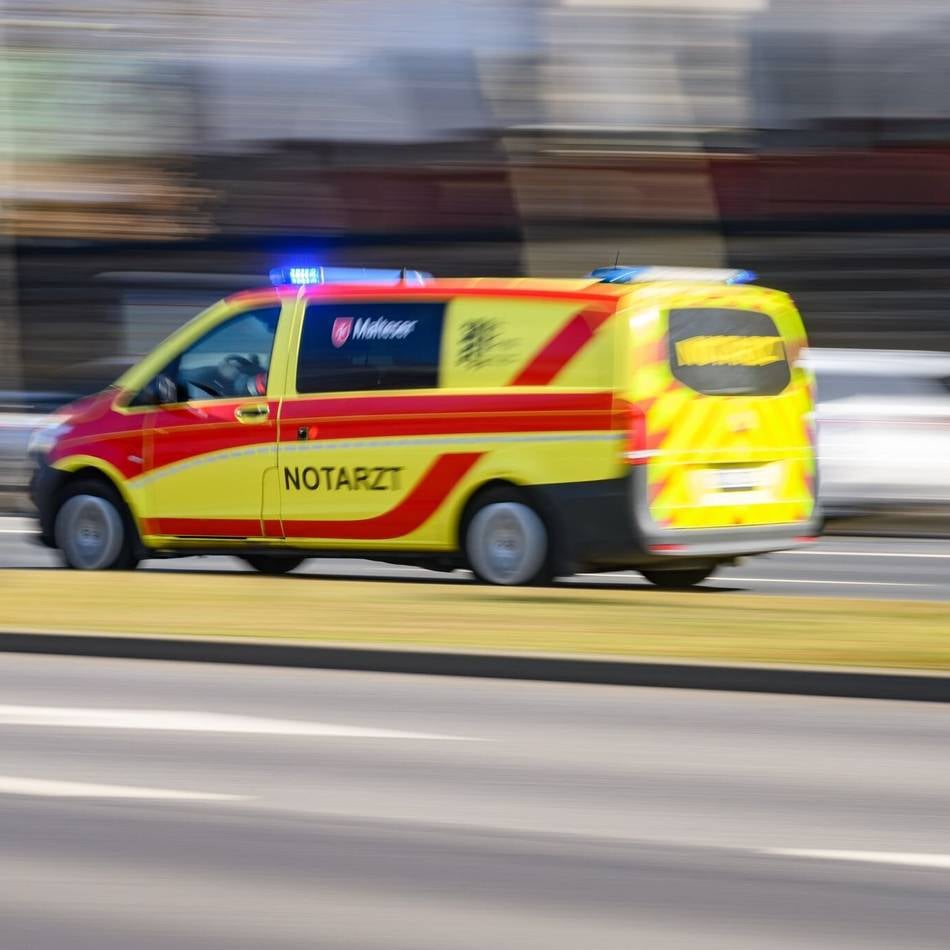 Einsatz in Hilden: Radfahrerin (65) bei Unfall schwer verletzt