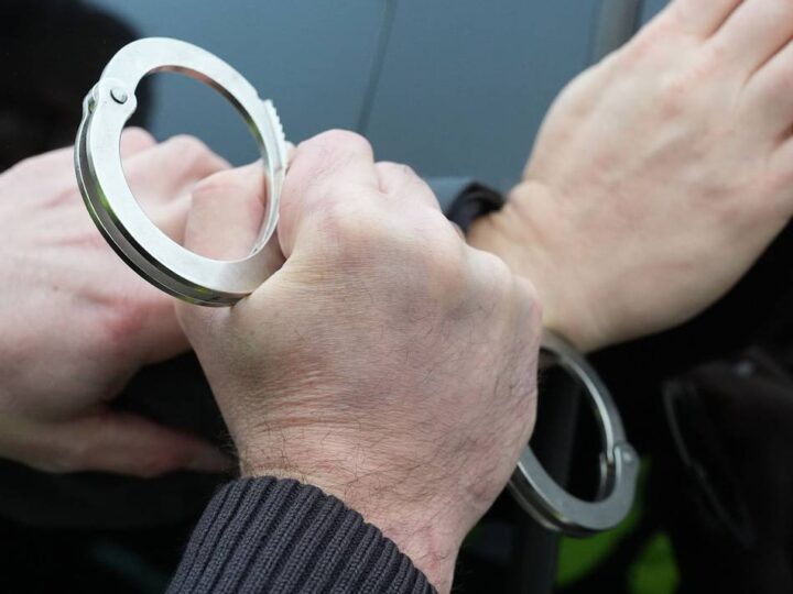 Versuchter Raub in Dinslaken: Brutaler Überfall – Täter schlägt mit Baseballschläger zu
