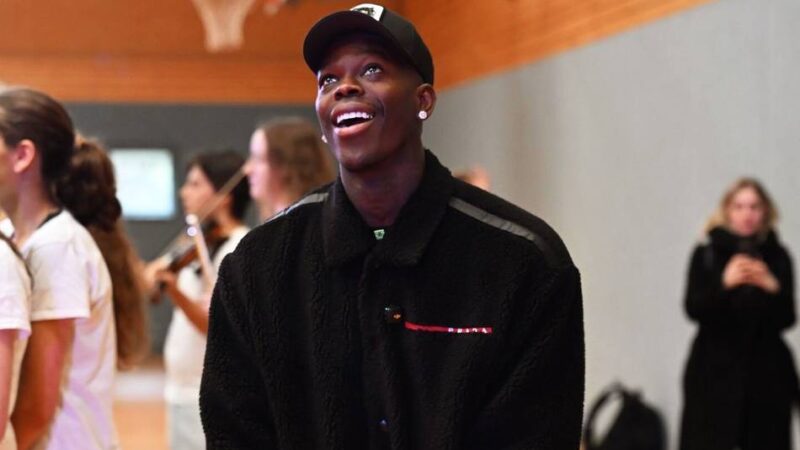 „Bin sehr emotional“: Dennis-Schröder-Halle – Basketball-Star zu Tränen gerührt