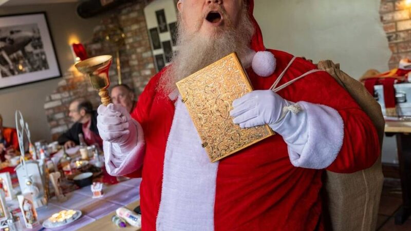 Seminar für Weihnachtsmänner in Düsseldorf: „Das Wort Kostüm mag ich nicht“