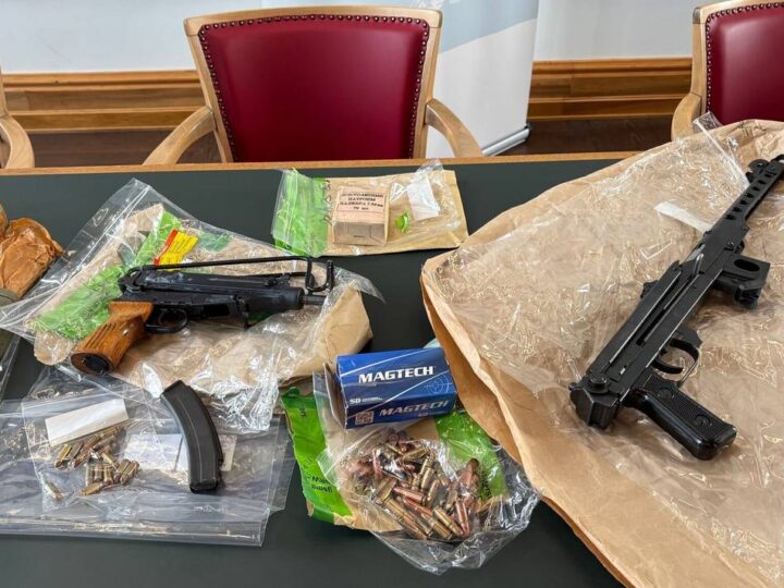 Mitten in Remscheid: Panzerfäuste und Granaten – Ermittler heben riesiges Waffenarsenal aus