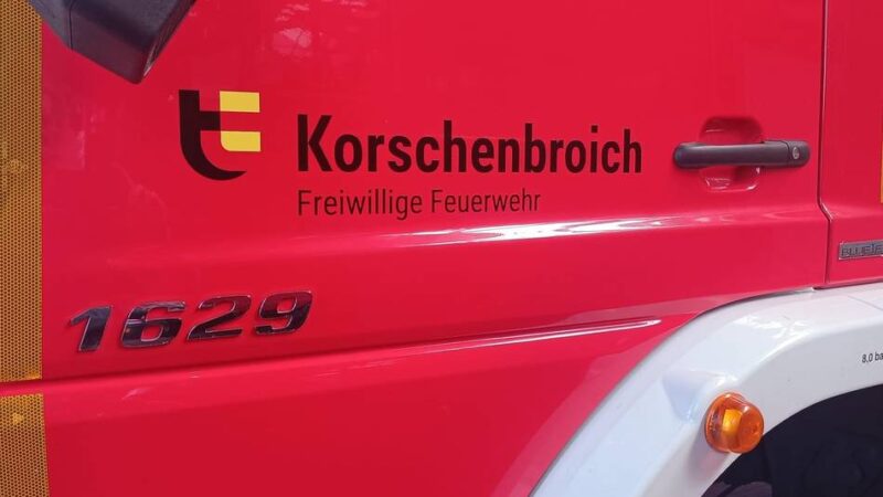 Einsatz in Korschenbroich: Feuerwehr löscht Brand in Fachwerkhaus