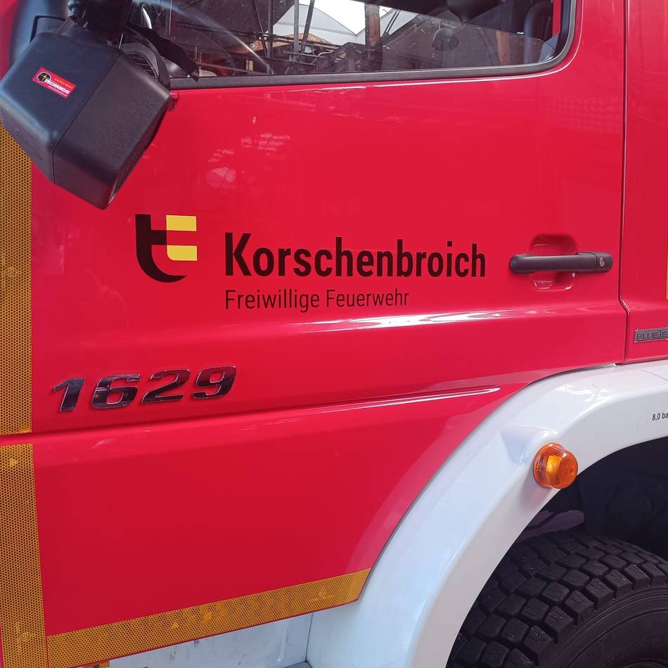 Einsatz in Korschenbroich: Feuerwehr löscht Brand in Fachwerkhaus