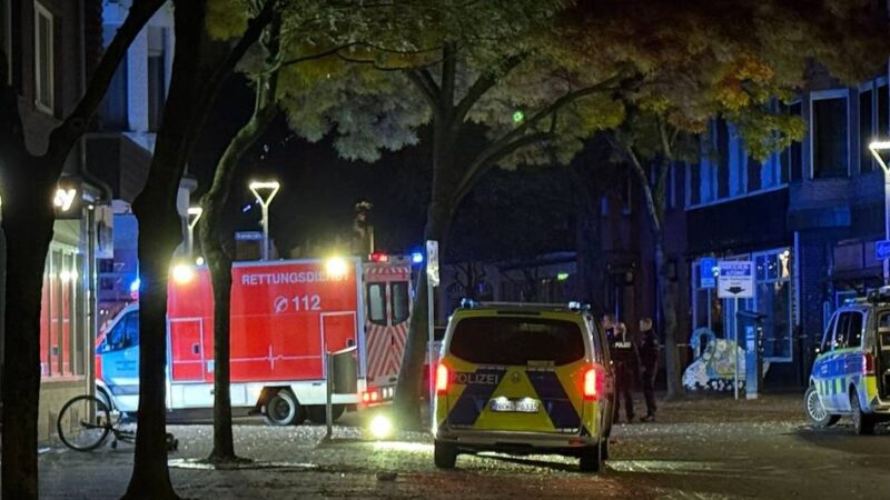 Im Bahnhofsumfeld: Schwerverletzter nach Schlägerei in Kleve – Polizei im Großeinsatz