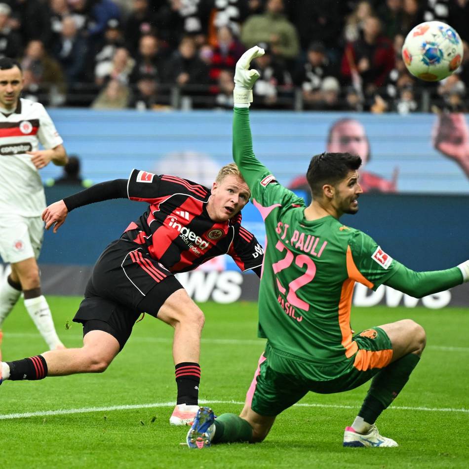Wolfsburg schlägt Hamburg: Burkardt beendet Frankfurter Ergebniskrise – Debakel für Wagners Augsburg